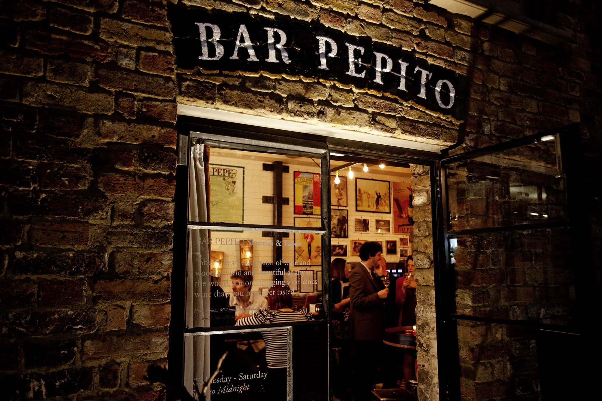 Pepito, King’s Cross. A compact bar recorded through its colour, food, people and evening atmosphere.
